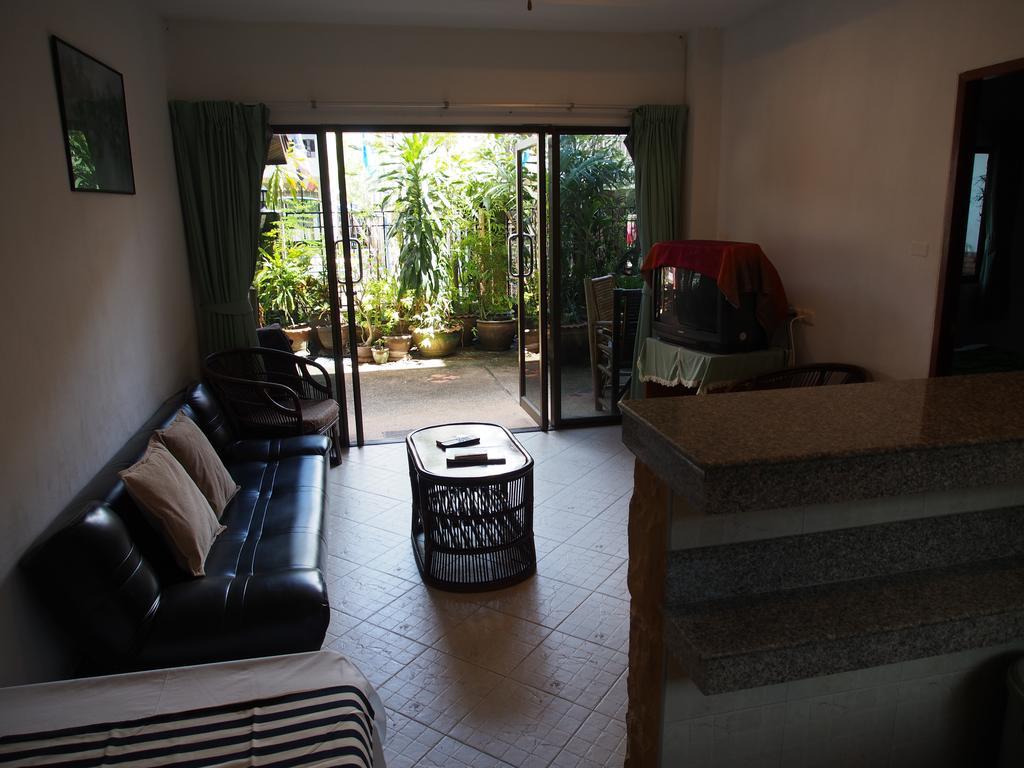 Waree'S Guesthouse Kata pláž Exteriér fotografie